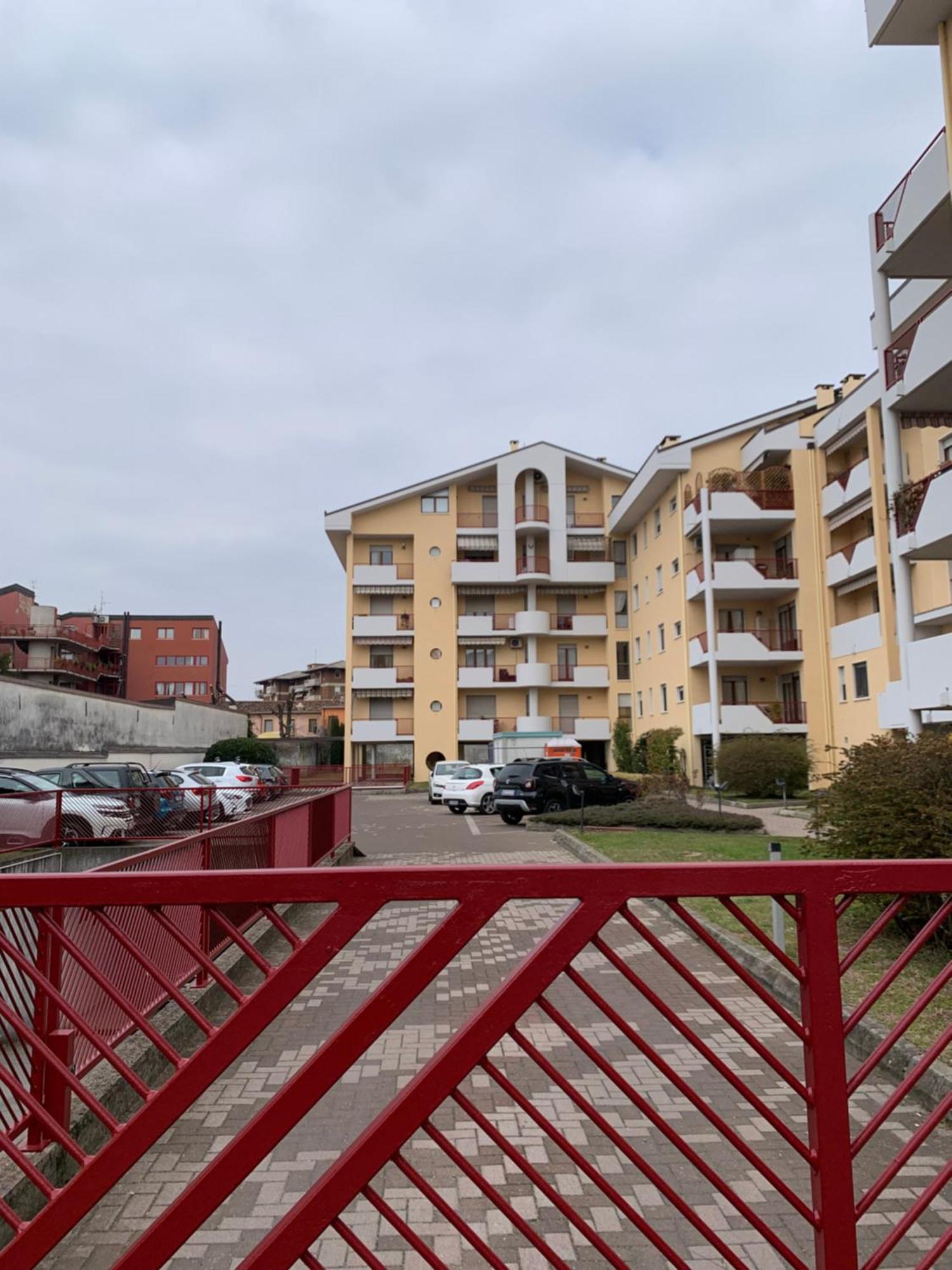 Bellissimo Appartamento Riservato Vicino Al Centro Verona Luaran gambar